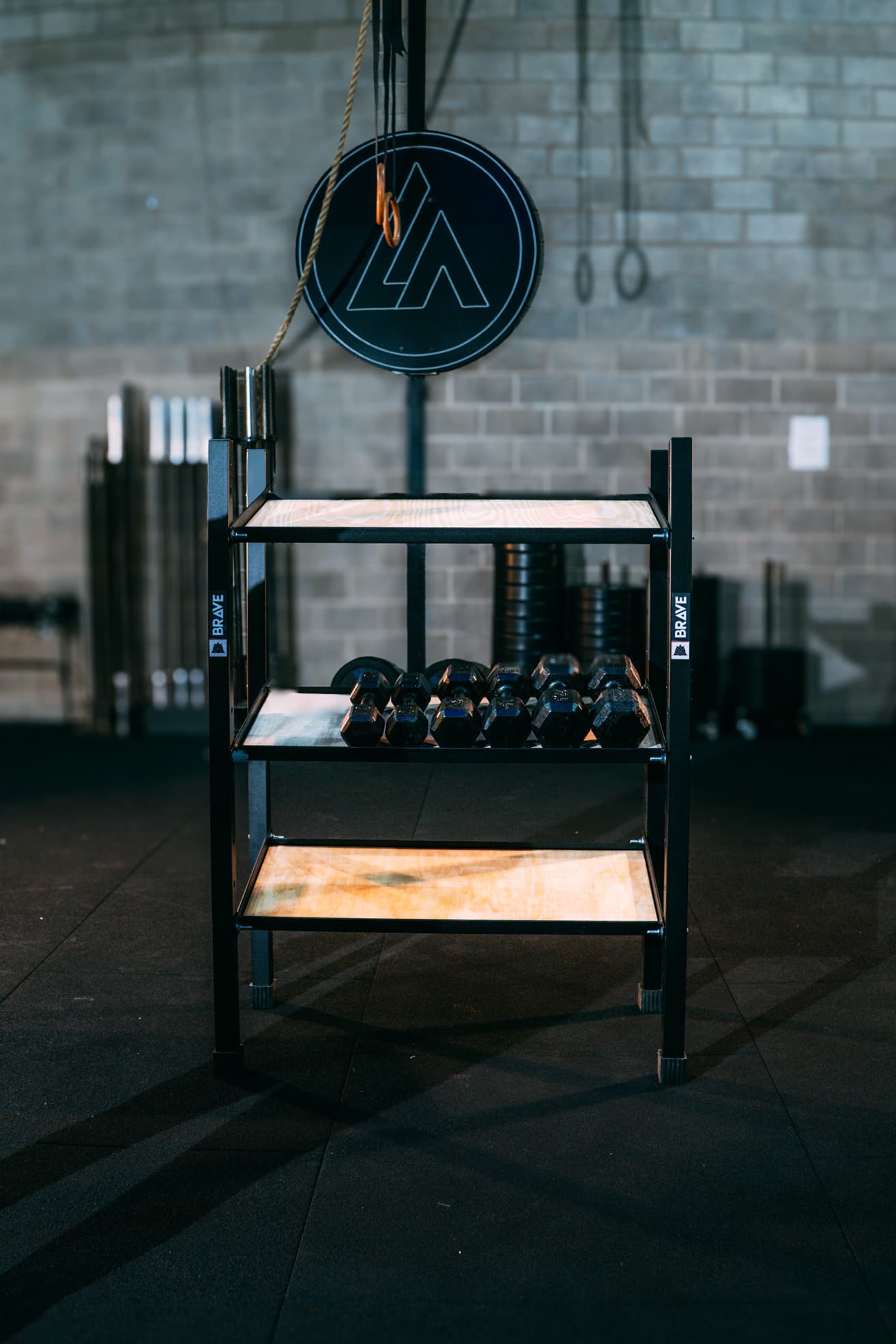 Estante Organizacional para Dumbbells - 3 Níveis em Ângulo - 1,20 comp x 0,35 larg x 1,50 alt - Imagem Principal